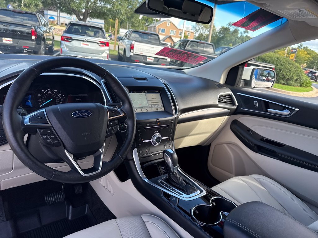 Used 2017 Ford Edge Titanium w/ Equipment Group 302A AWD/4WD image 24