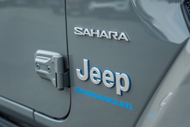 Used 2023 Jeep Wrangler Unlimited Sahara w/ Cold Weather Group AWD/4WD image 22
