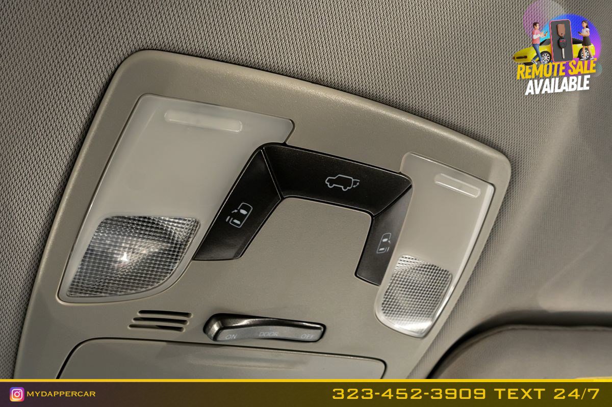 Used 2017 Toyota Sienna SE FWD image 26