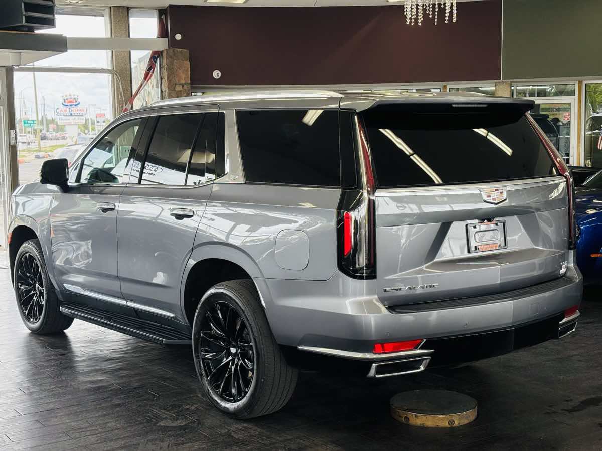 Used 2022 Cadillac Escalade Luxury AWD/4WD image 13