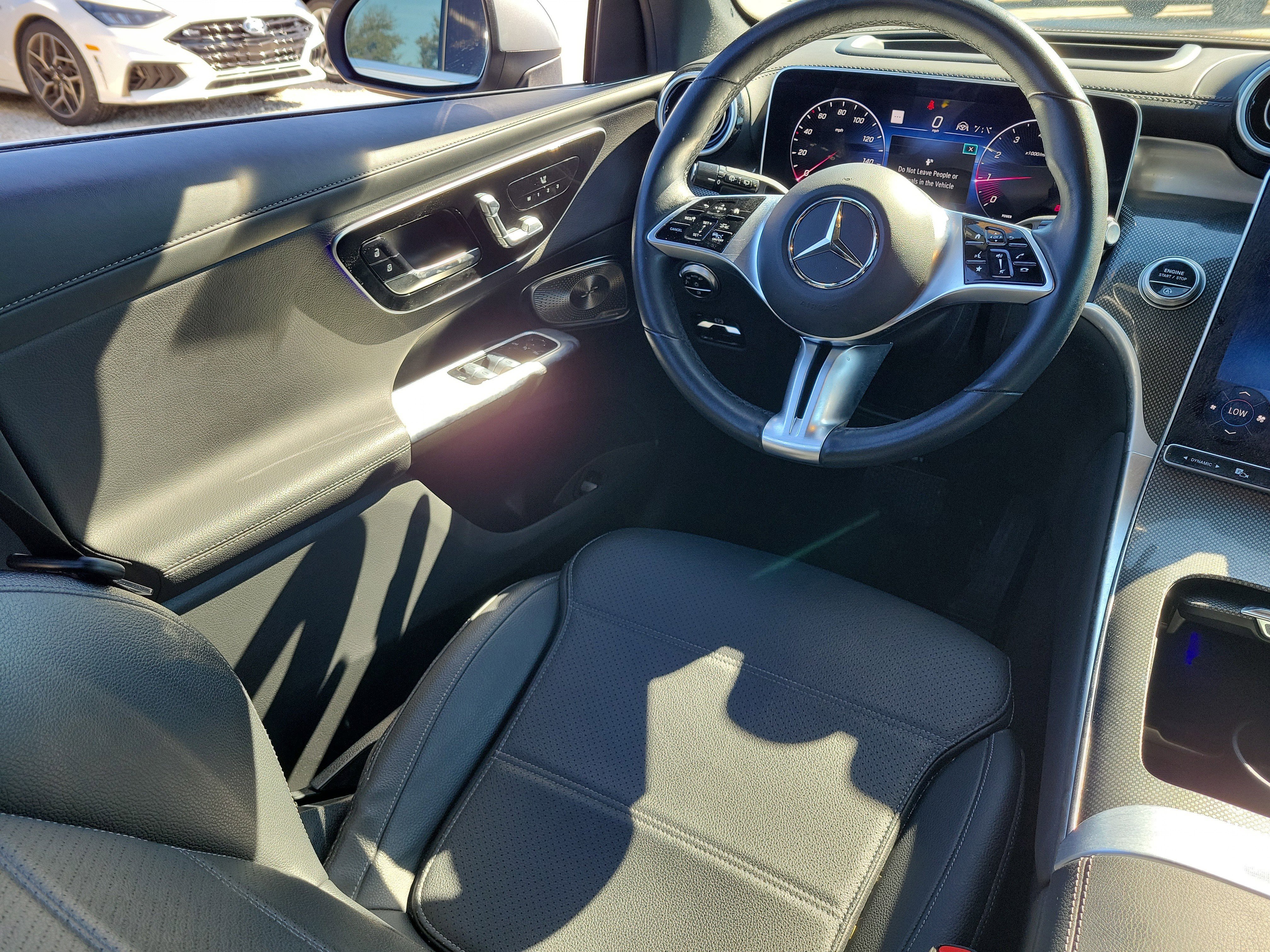 Used 2023 Mercedes-Benz GLC 300 4MATIC image 19