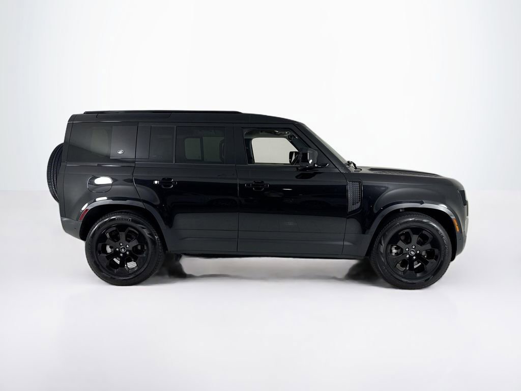 Used 2024 Land Rover Defender 110 S image 6