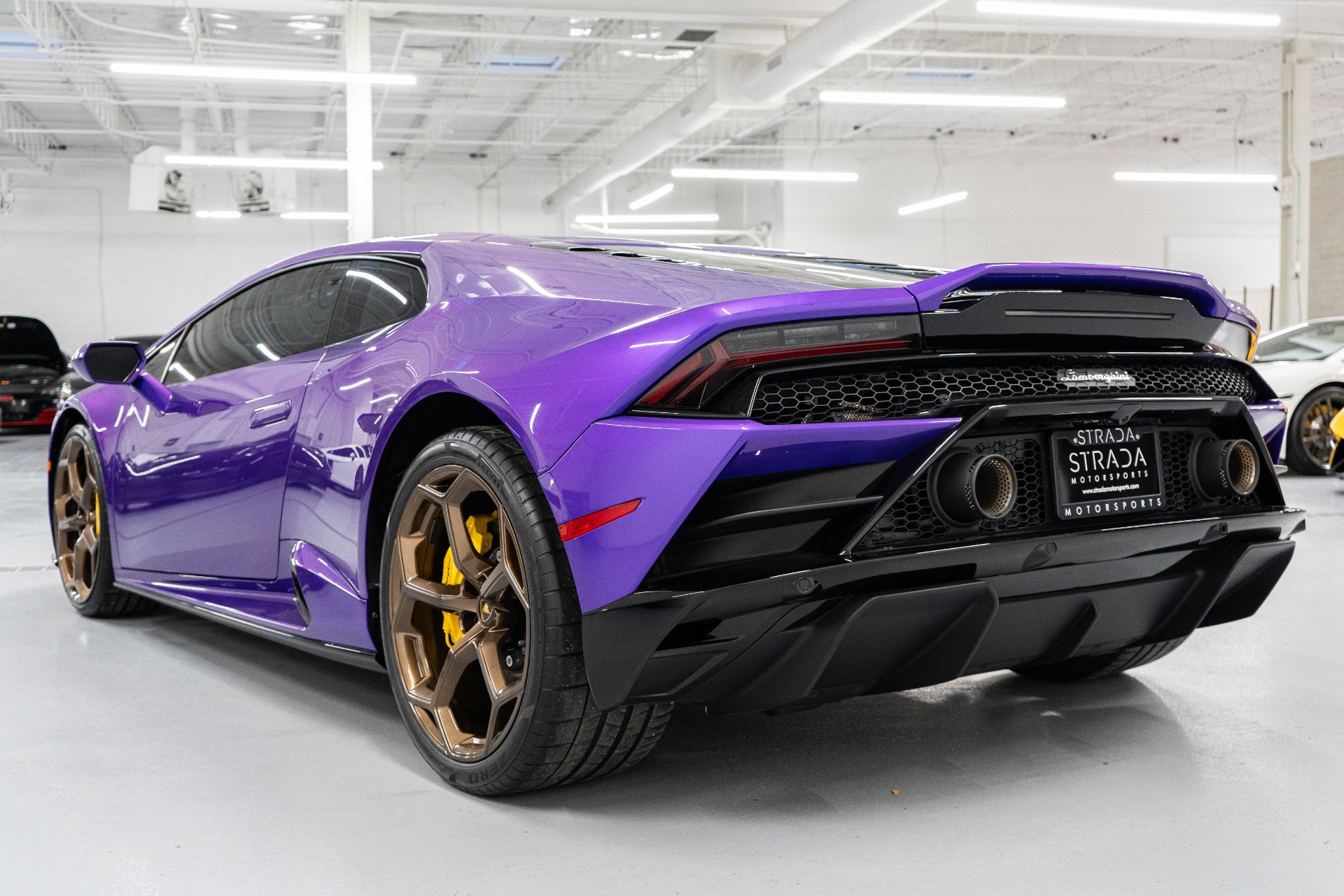 Used 2023 Lamborghini Huracan EVO image 7