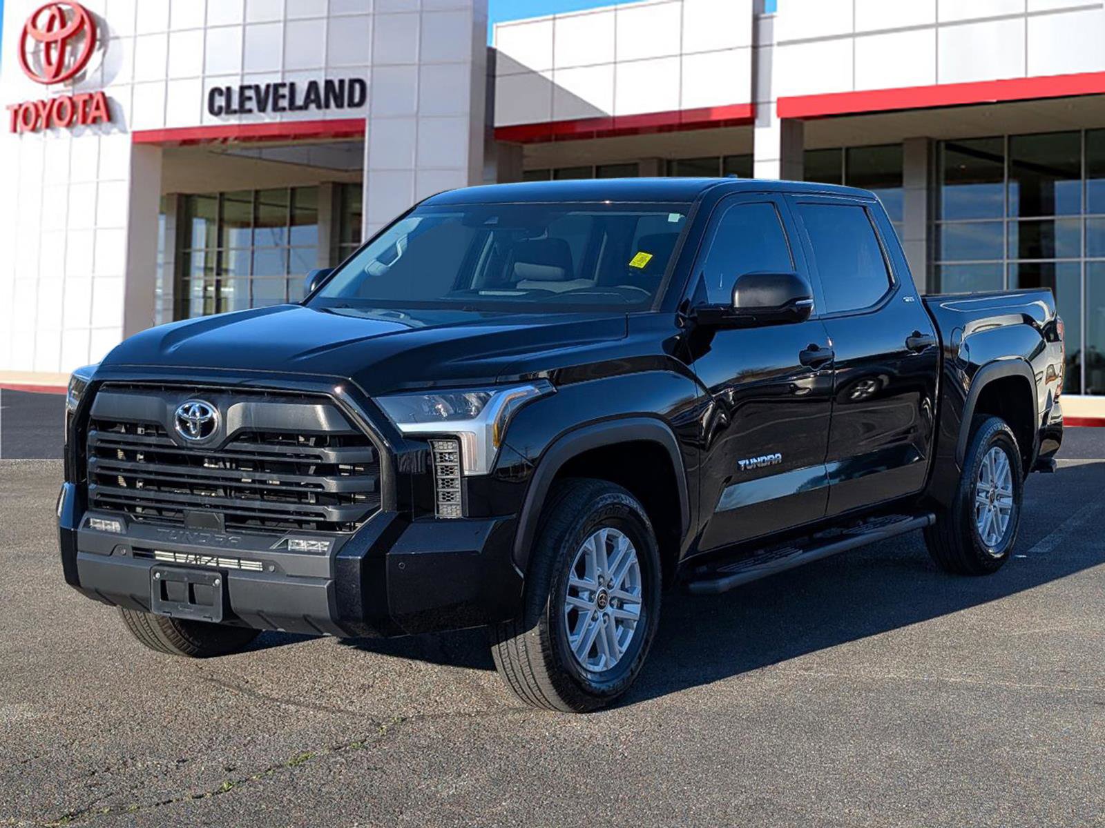 Used 2023 Toyota Tundra SR5 w/ SR5 Convenience Package image 4