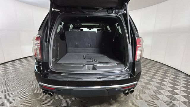 Used 2021 Chevrolet Suburban Premier w/ Premium Package RWD image 26