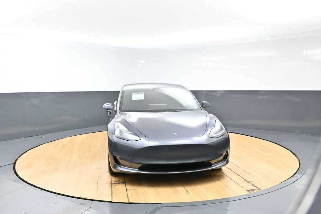 Used 2023 Tesla Model 3 Standard Range image 3