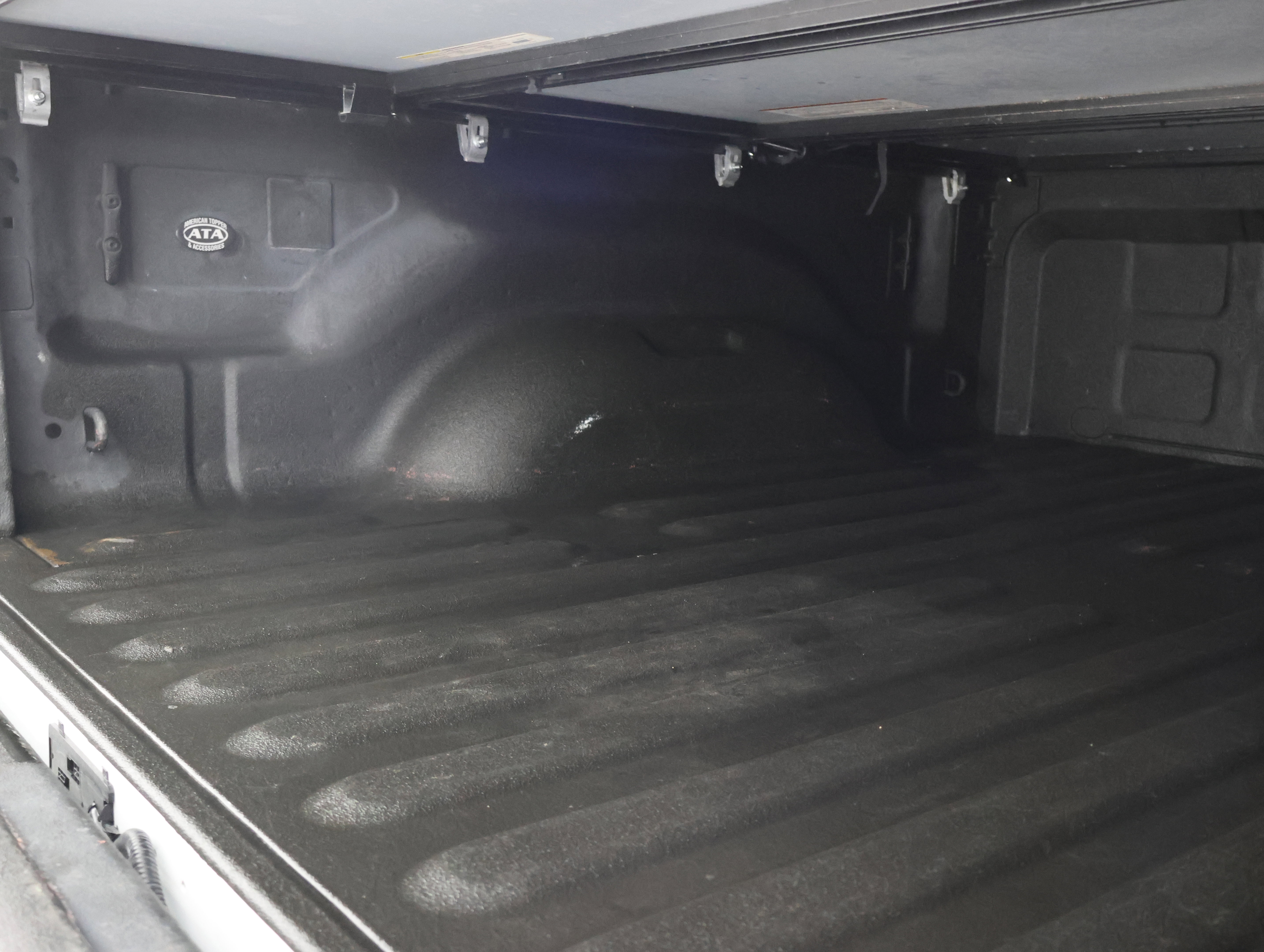 Used 2022 RAM 2500 Big Horn w/ Night Edition AWD/4WD image 5