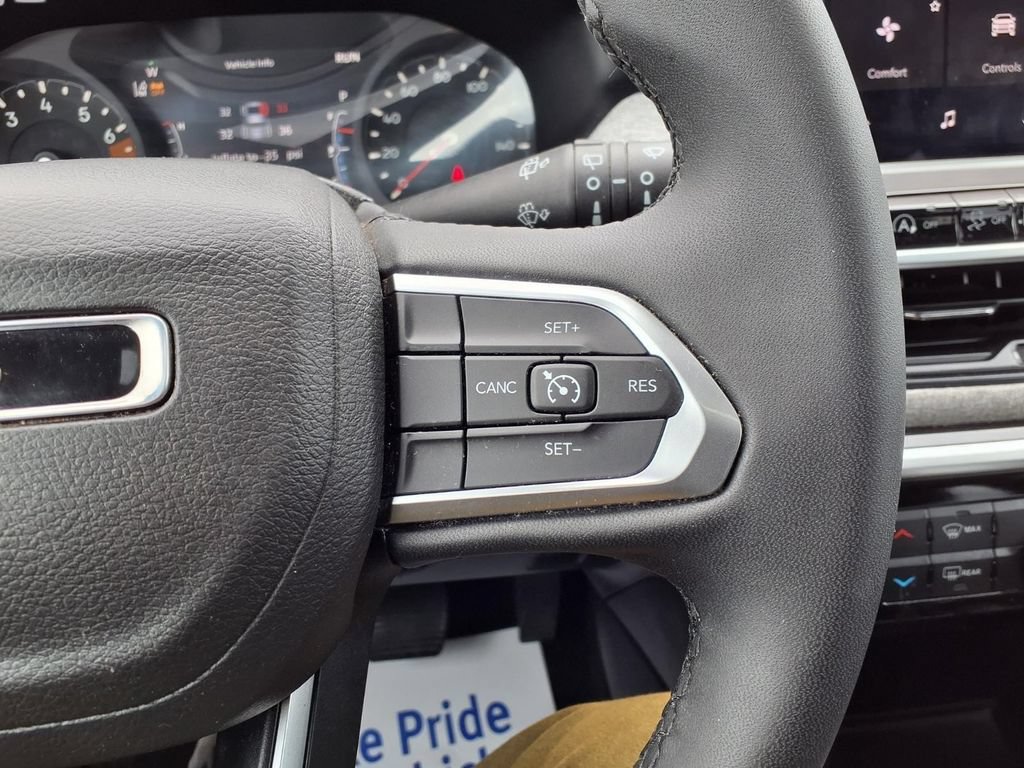 Used 2023 Jeep Compass Latitude w/ Sun and Sound Group AWD/4WD image 14