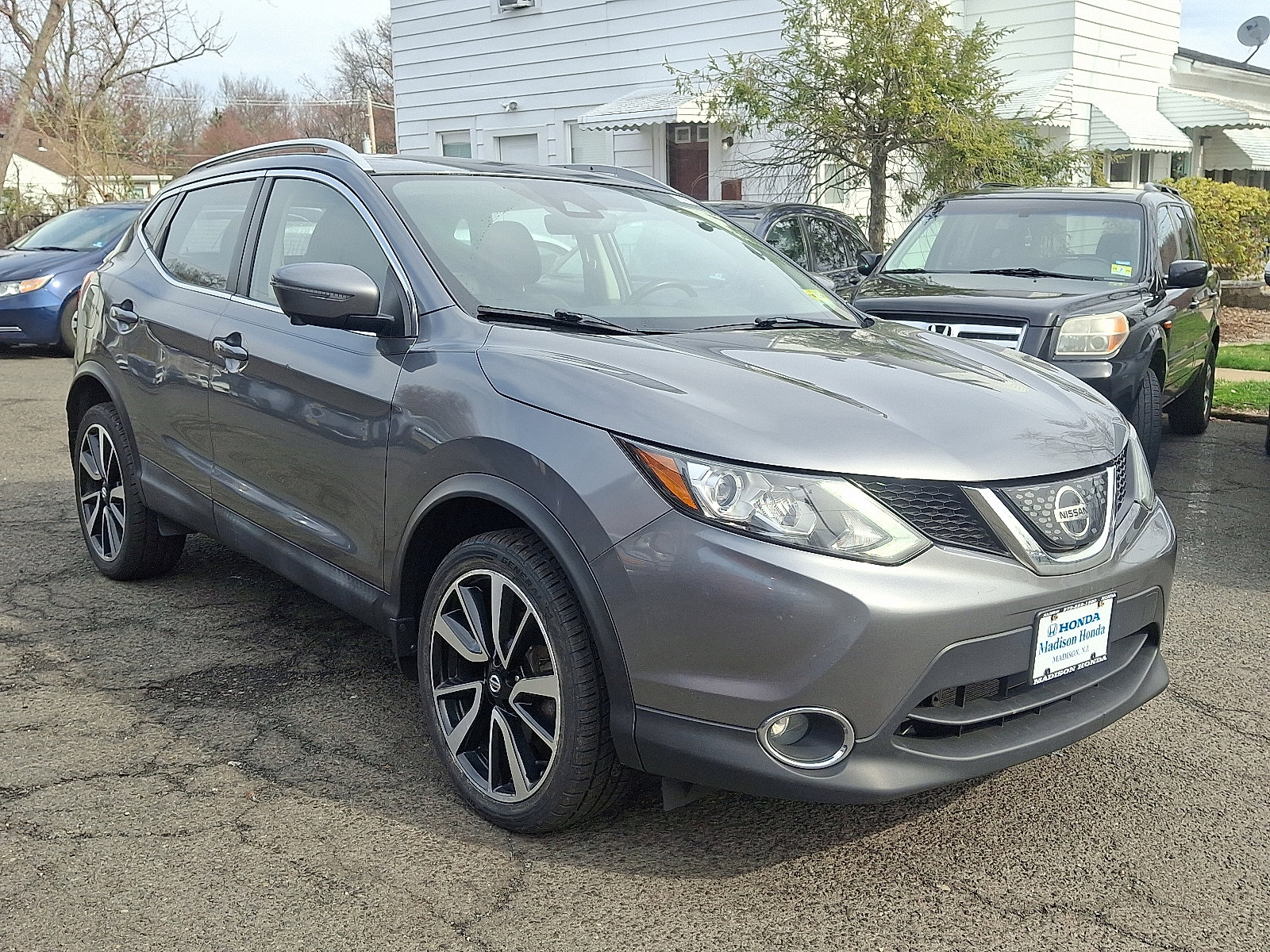 Used 2018 Nissan Rogue Sport SL w/ SL Premium Package image 6