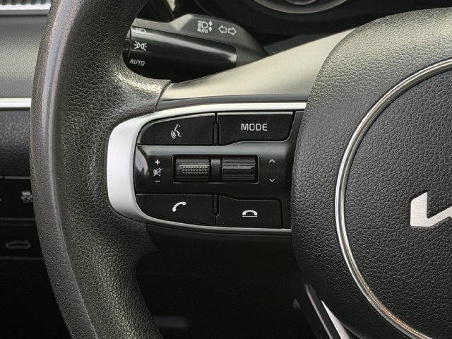 Used 2022 Kia K5 LXS FWD image 12