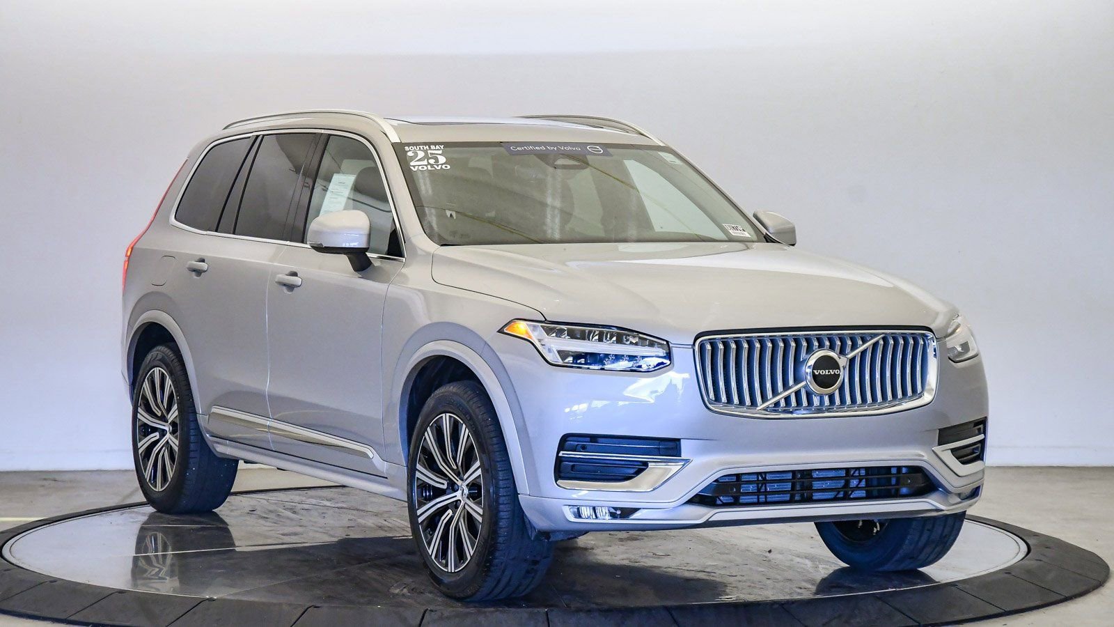 Certified 2025 Volvo XC90 B5 Core image 5