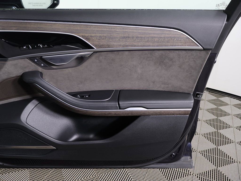 Used 2021 Audi A8 L 3.0T w/ Executive Plus Package image 26