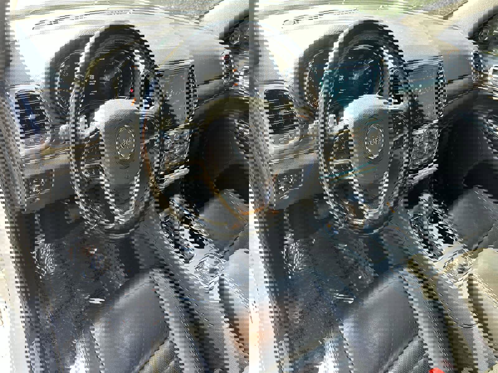 Used 2020 Jeep Grand Cherokee Limited X image 2