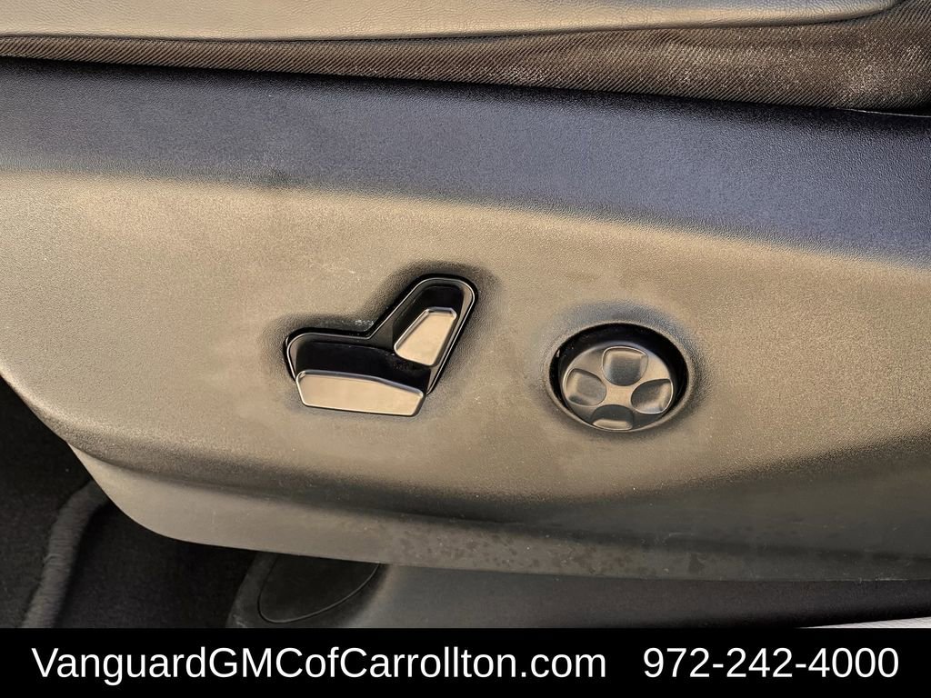 Used 2023 Chrysler Pacifica Limited FWD image 25