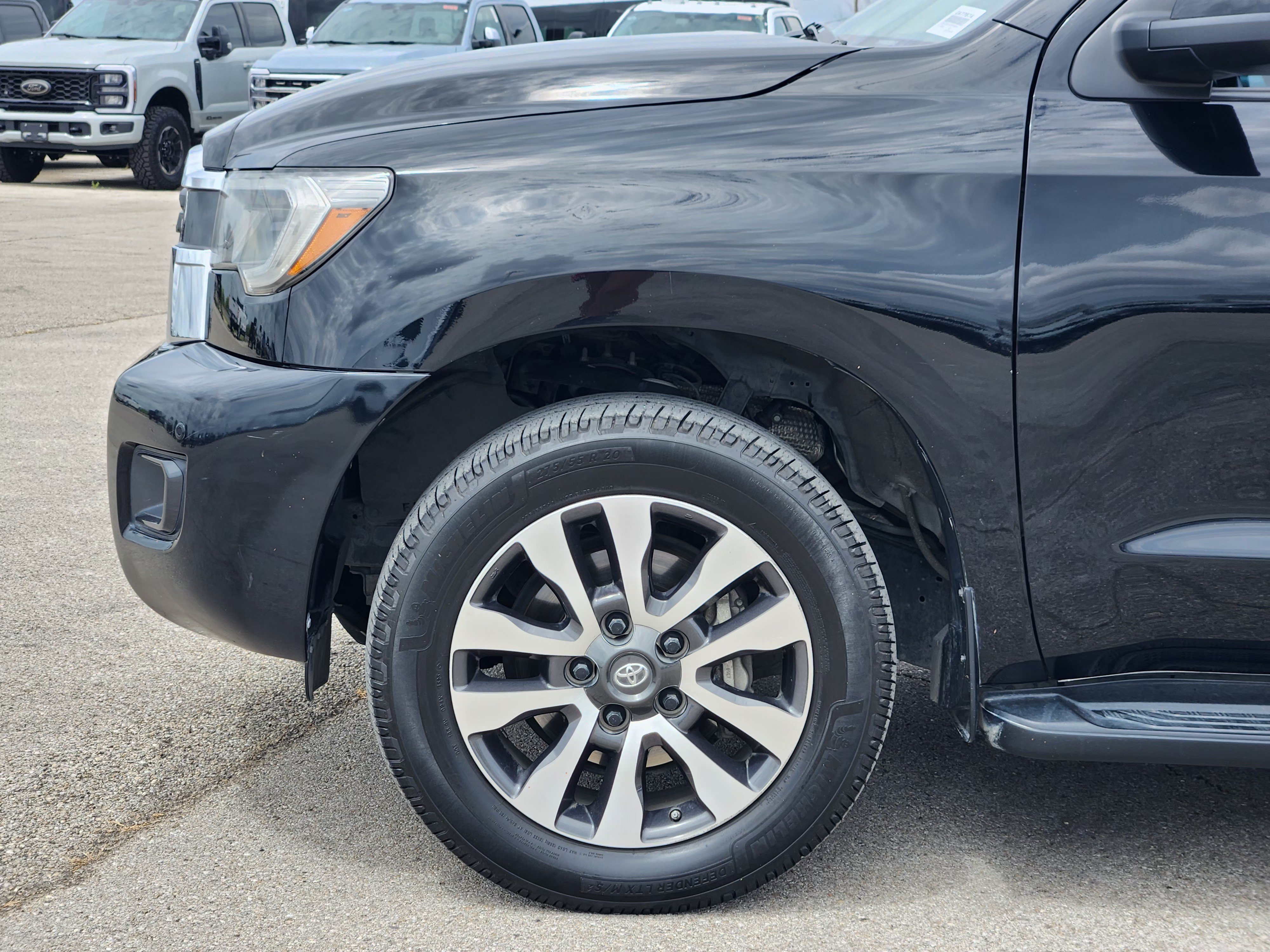 Used 2018 Toyota Sequoia SR5 RWD image 9