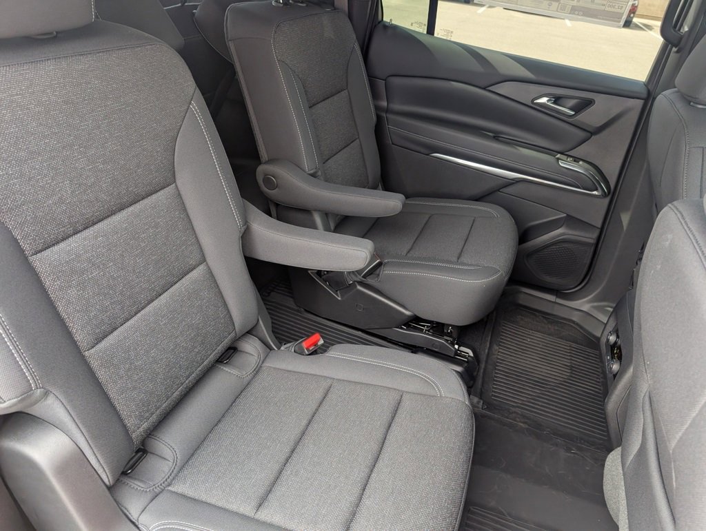 New 2025 Chevrolet Traverse LT w/ Sun and Wheel Package image 14