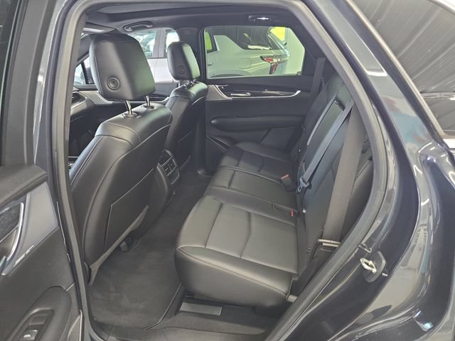 Used 2023 Cadillac XT5 Premium Luxury w/ Technology Package AWD/4WD image 10