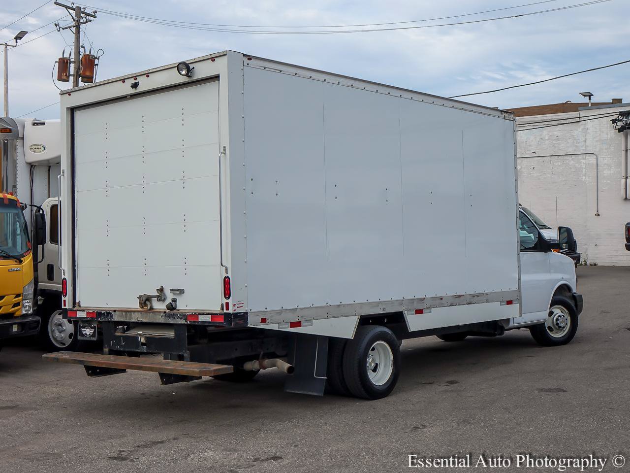 Used 2024 Chevrolet Express 3500 w/ Power Convenience Package RWD image 6