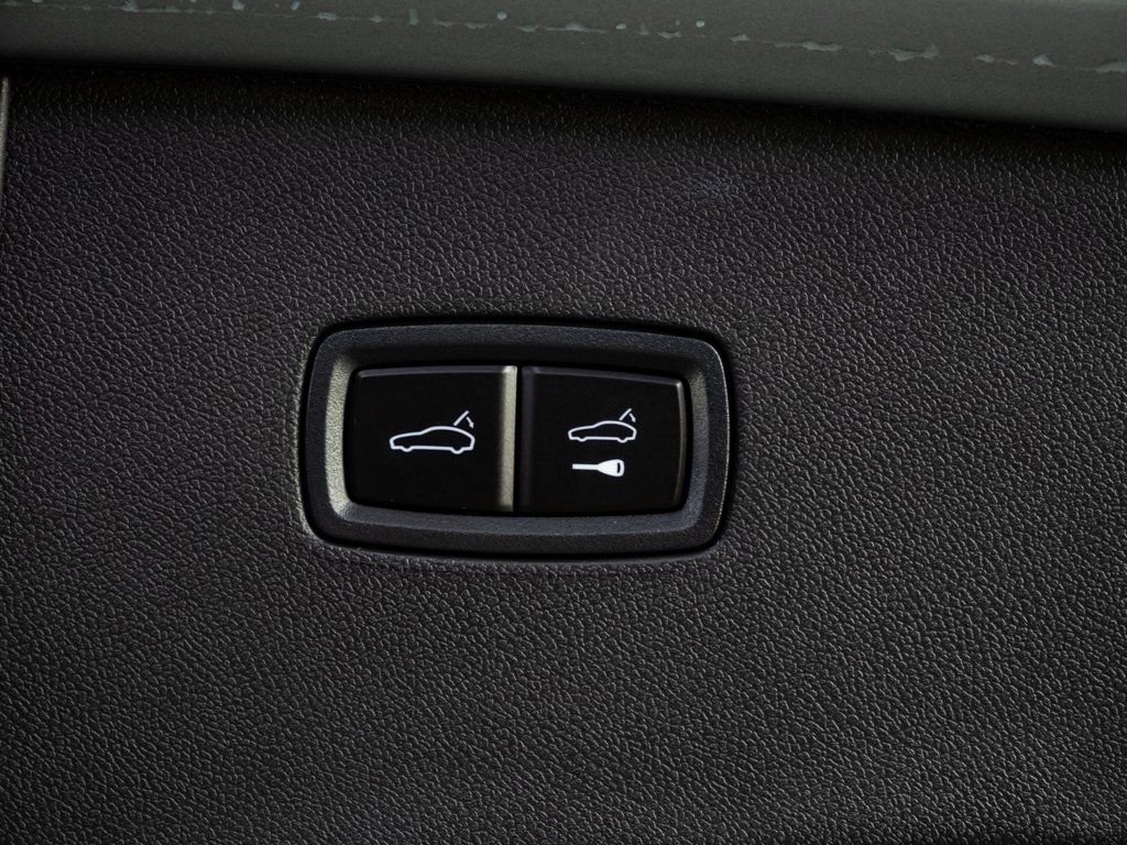 New 2026 Porsche Cayenne Base image 32