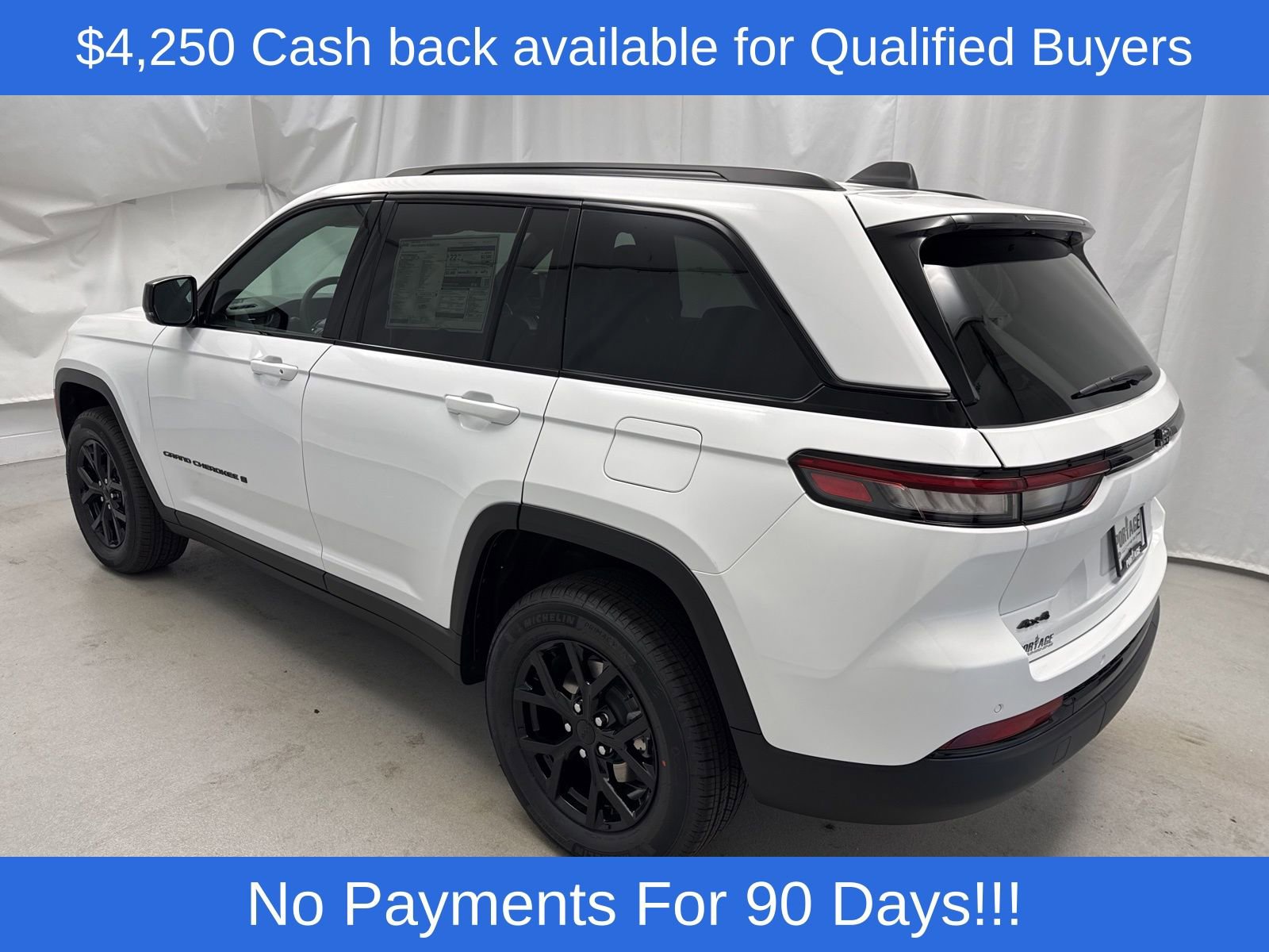 New 2025 Jeep Grand Cherokee Altitude image 5