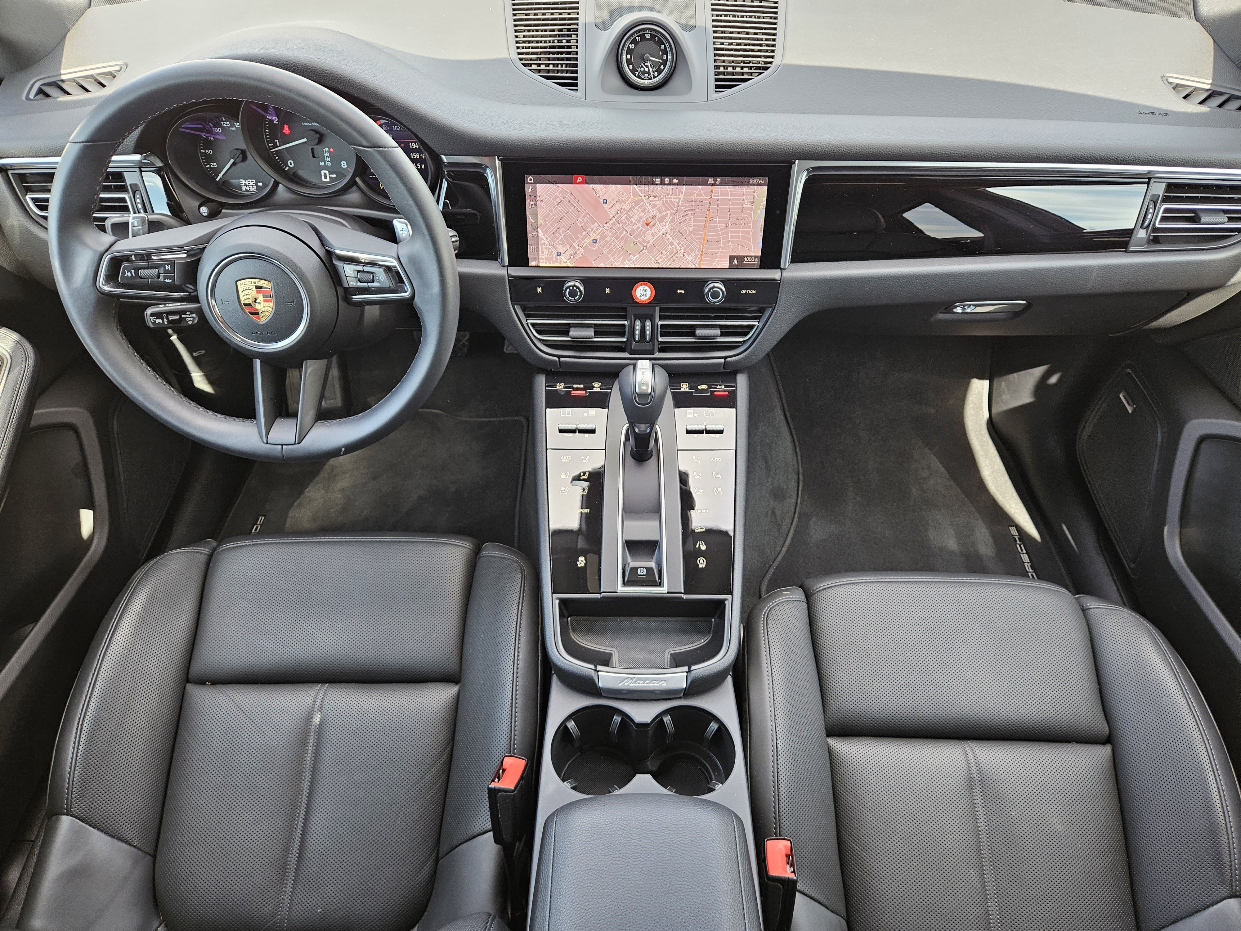 Certified 2026 Porsche Macan image 24