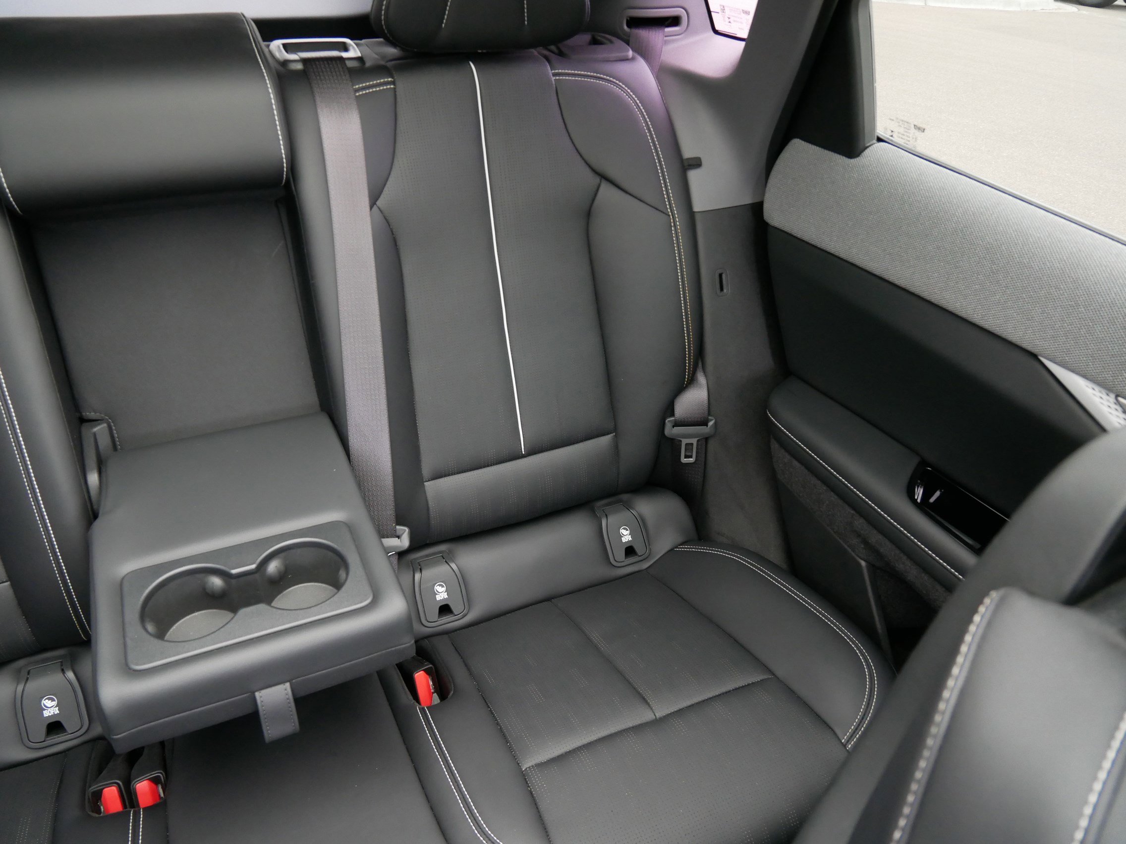 Certified 2025 Cadillac Optiq Sport 2 w/ LPO, Floor Liner Package AWD/4WD image 15