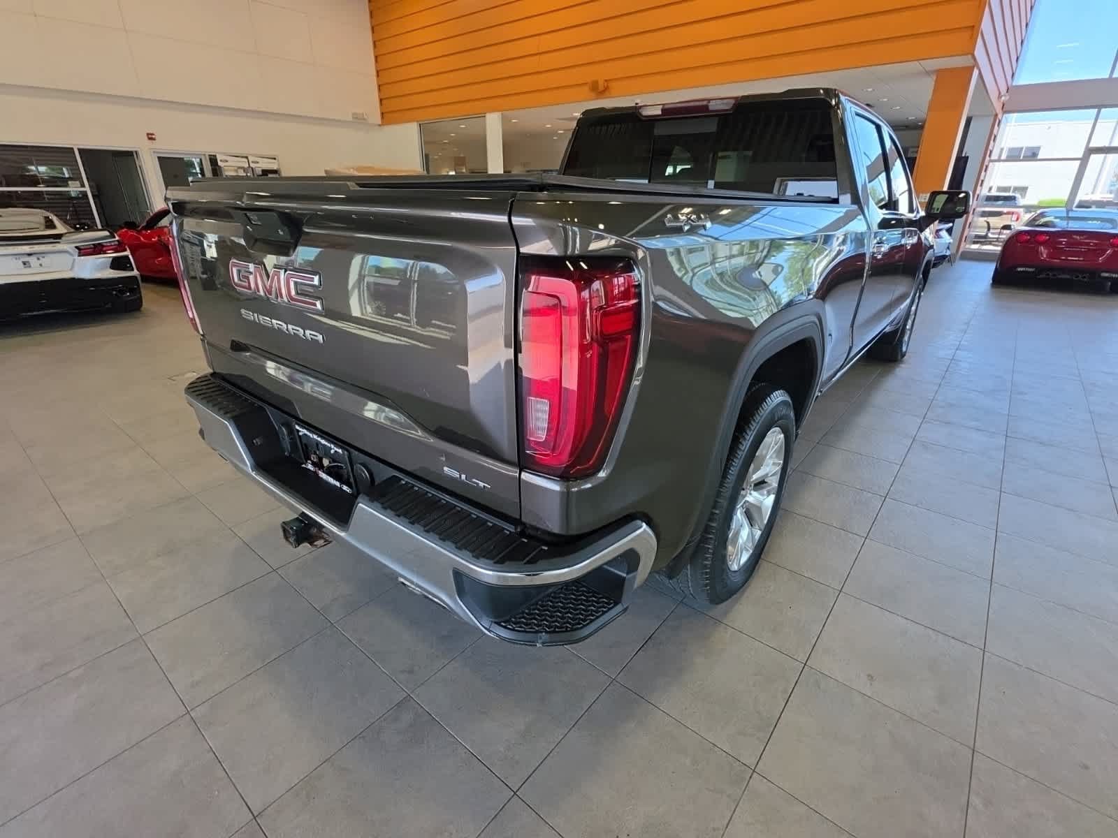 Used 2019 GMC Sierra 1500 SLT w/ SLT Convenience Package AWD/4WD image 9