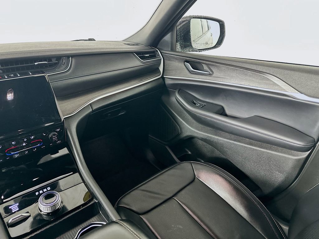 Certified 2024 Jeep Grand Cherokee L Limited w/ Luxury Tech Group II AWD/4WD image 36