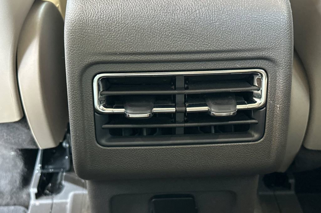 Used 2022 Lincoln Corsair FWD image 13