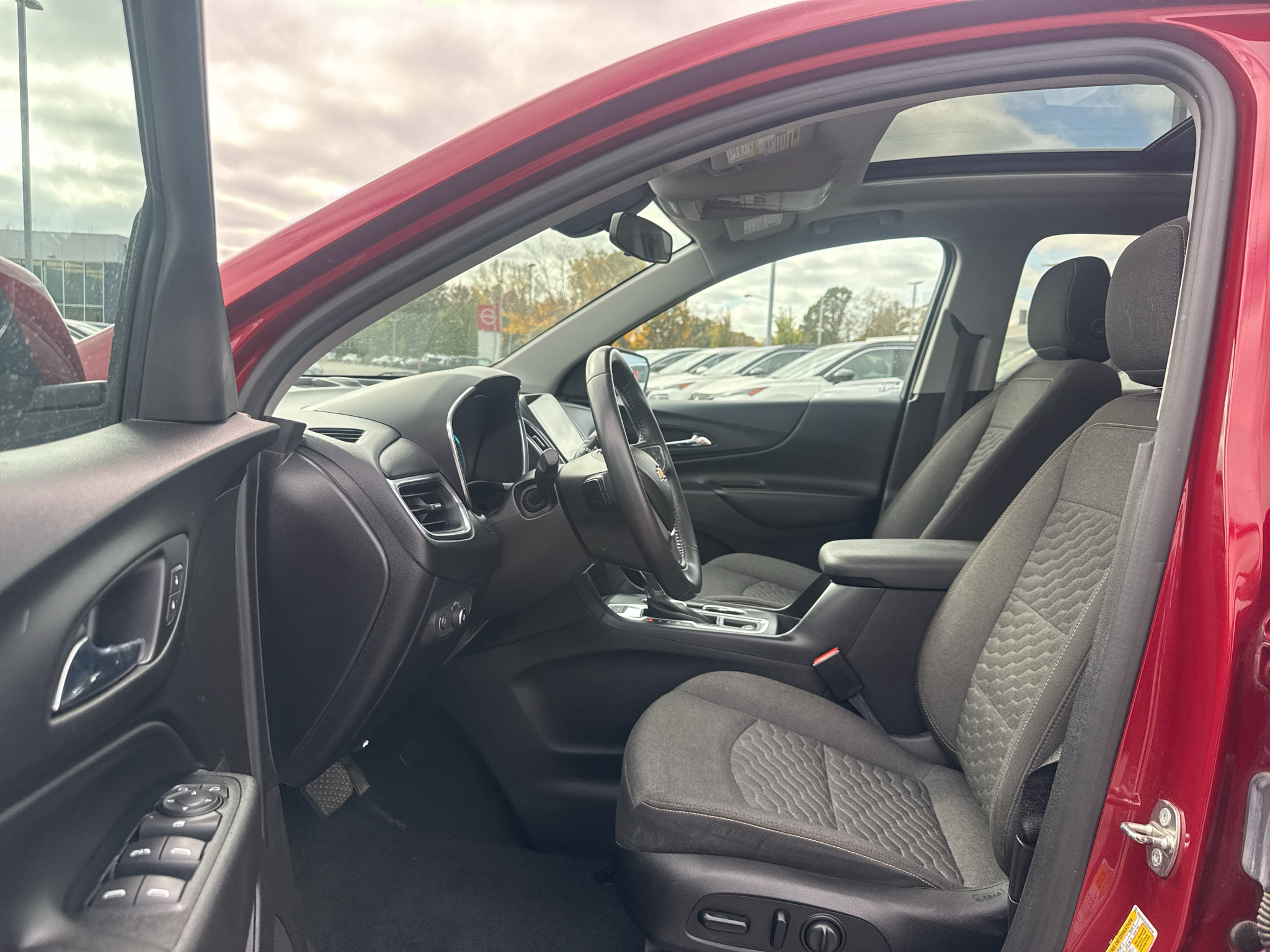 Certified 2018 Chevrolet Equinox LT FWD image 4