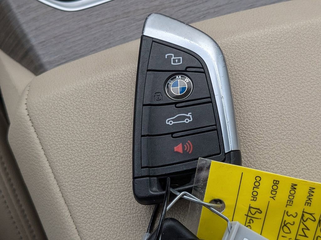 Used 2025 BMW 330i Sedan w/ Convenience Package RWD image 31