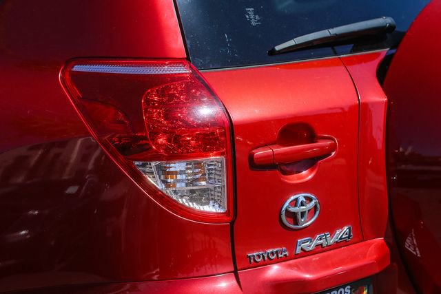 Used 2008 Toyota RAV4 Limited image 11