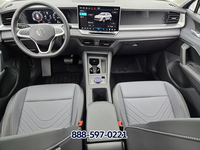 New 2026 Volkswagen Tiguan SE FWD image 10