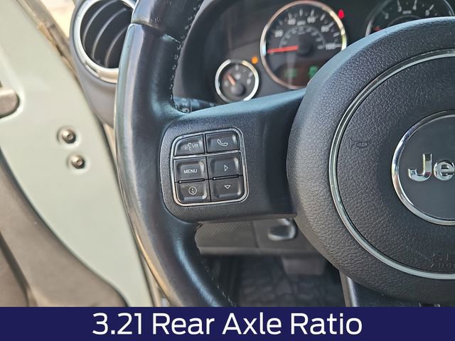 Used 2015 Jeep Wrangler Unlimited Sahara w/ Connectivity Group AWD/4WD image 19