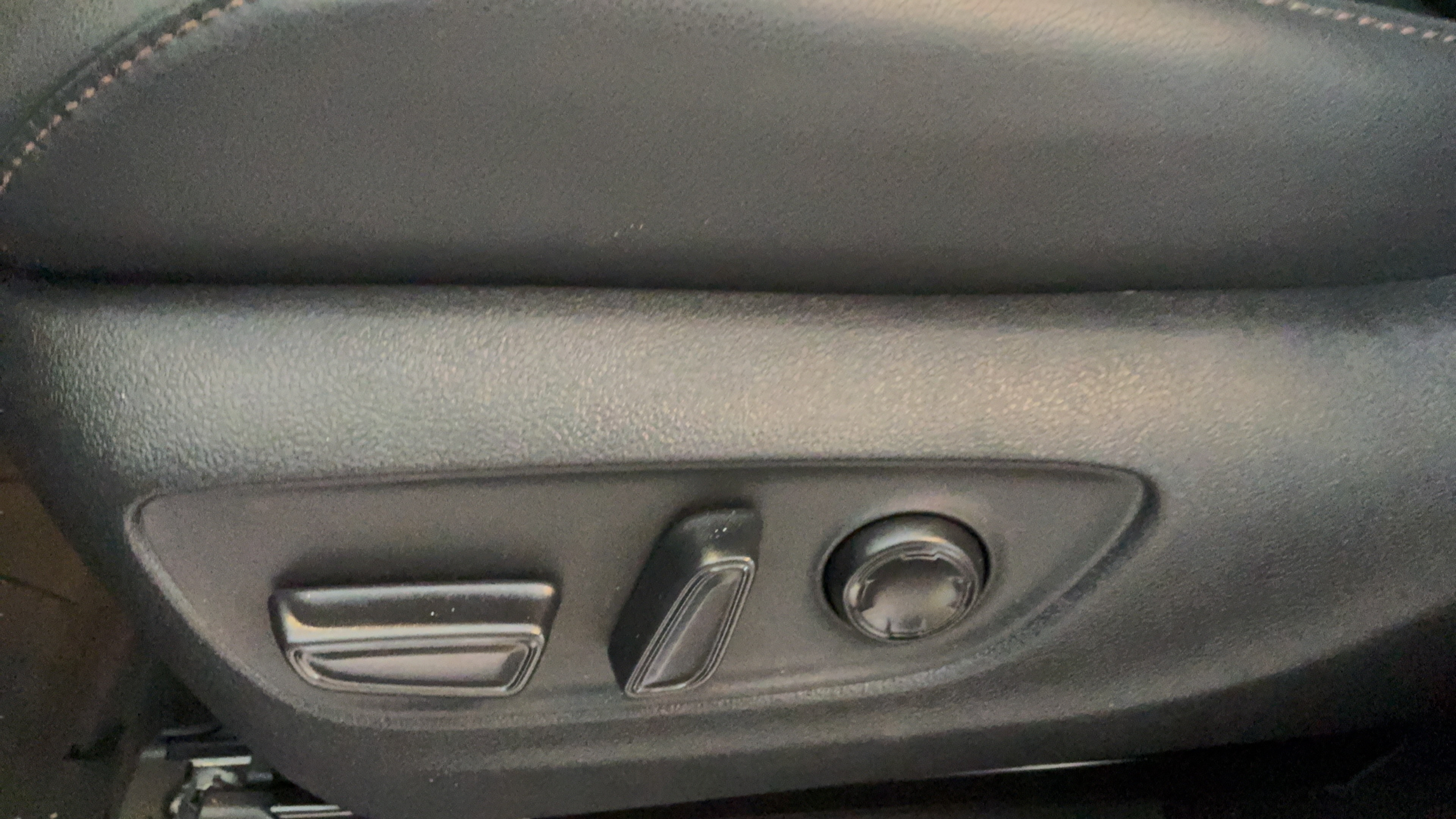 Certified 2025 Toyota Sienna Limited AWD/4WD image 24