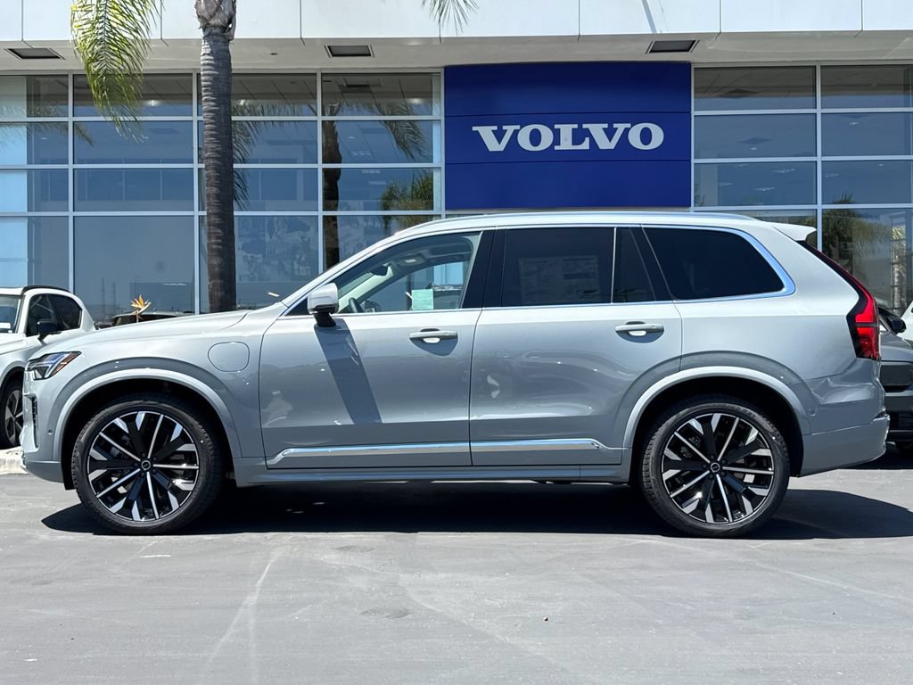 New 2026 Volvo XC90 T8 Plus AWD/4WD image 2