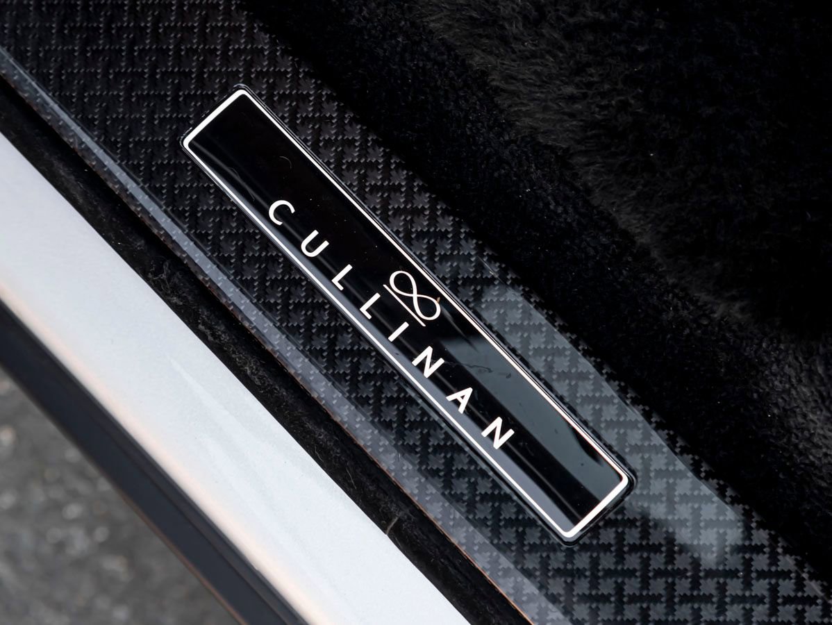 Certified 2024 Rolls-Royce Cullinan Black Badge w/ Dark Exterior Package AWD/4WD image 9