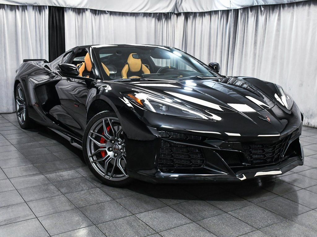 Used 2023 Chevrolet Corvette Z06 image 3