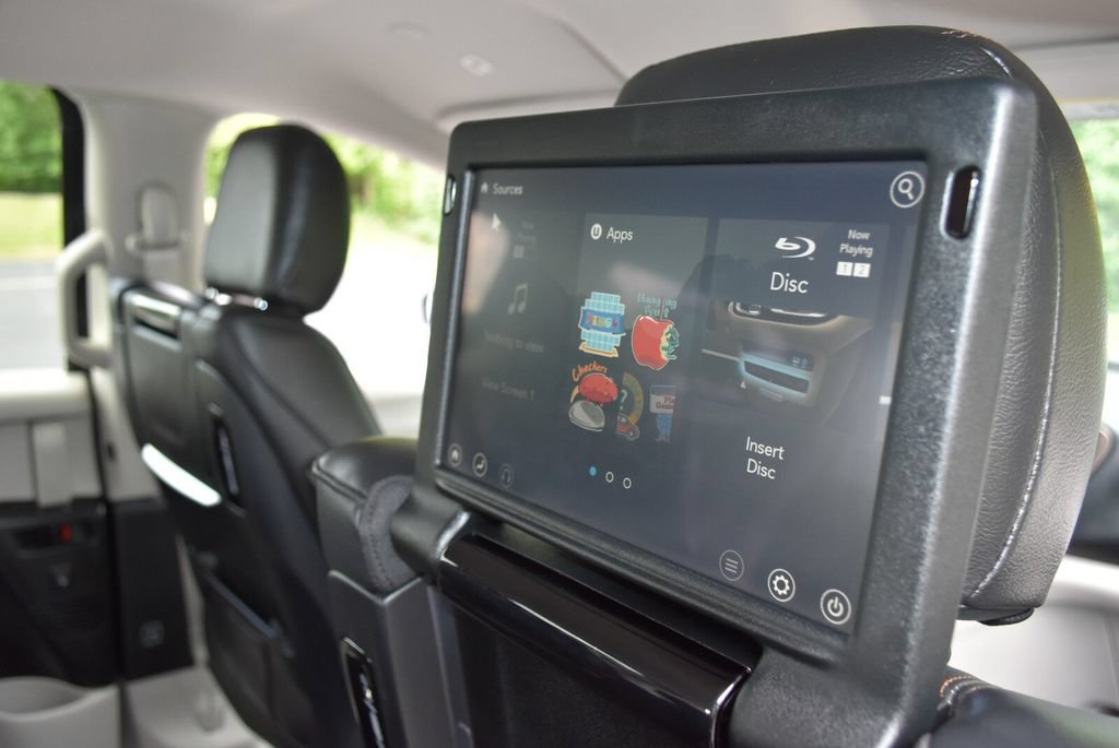 Used 2019 Chrysler Pacifica Touring-L Plus FWD image 34
