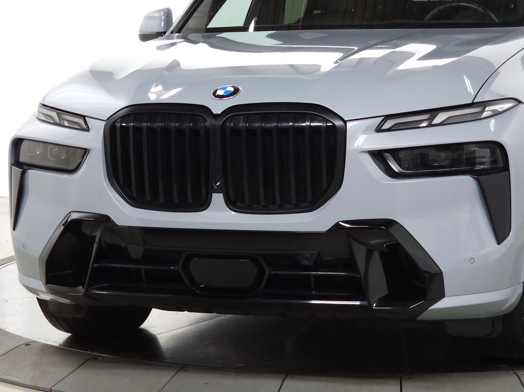 Used 2023 BMW X7 xDrive40i w/ M Sport Package AWD/4WD image 12