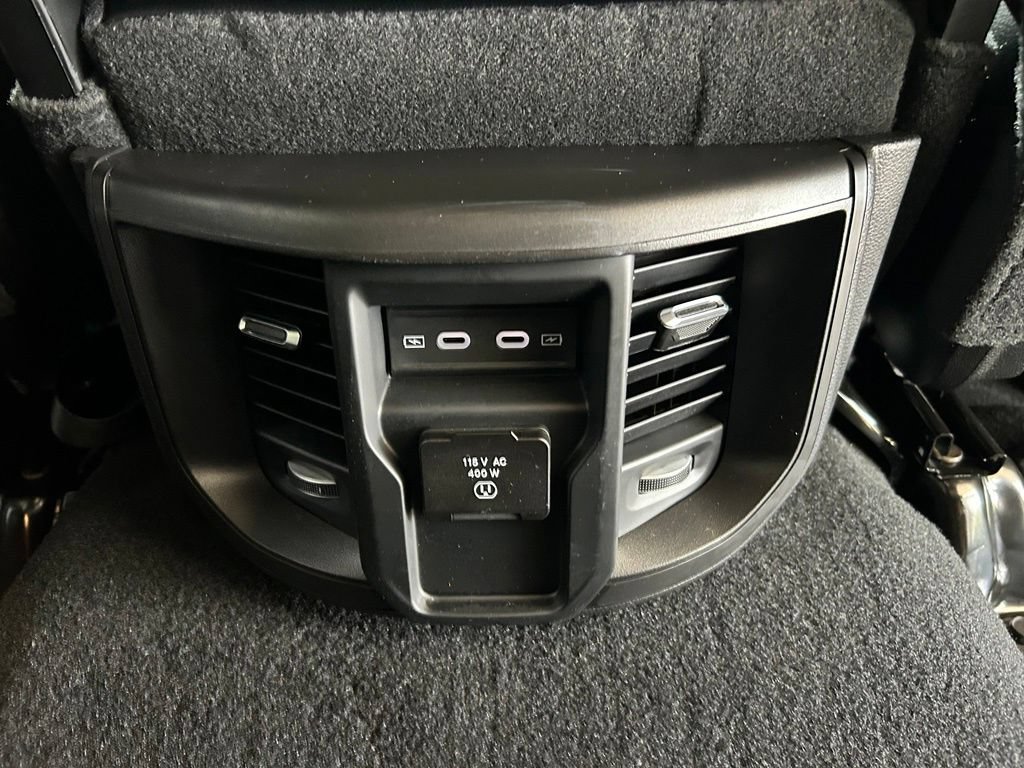 Used 2026 RAM 2500 Laramie AWD/4WD image 35