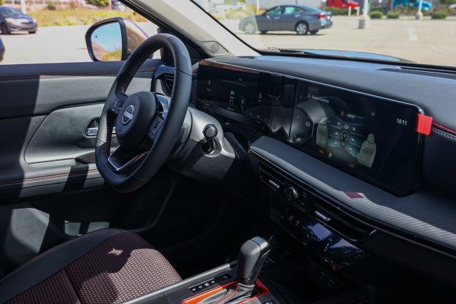 New 2025 Nissan Kicks SR image 20