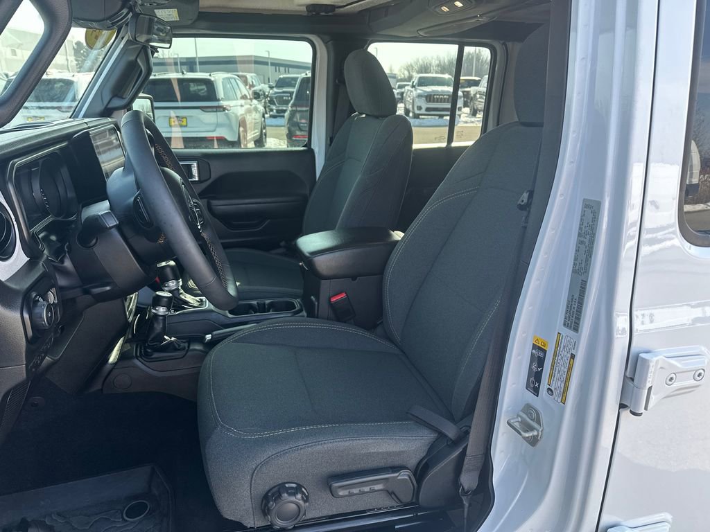 Used 2024 Jeep Wrangler Sport S image 3