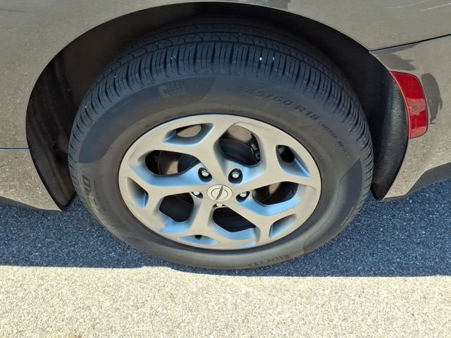 Used 2023 Chrysler Pacifica Limited AWD/4WD image 5