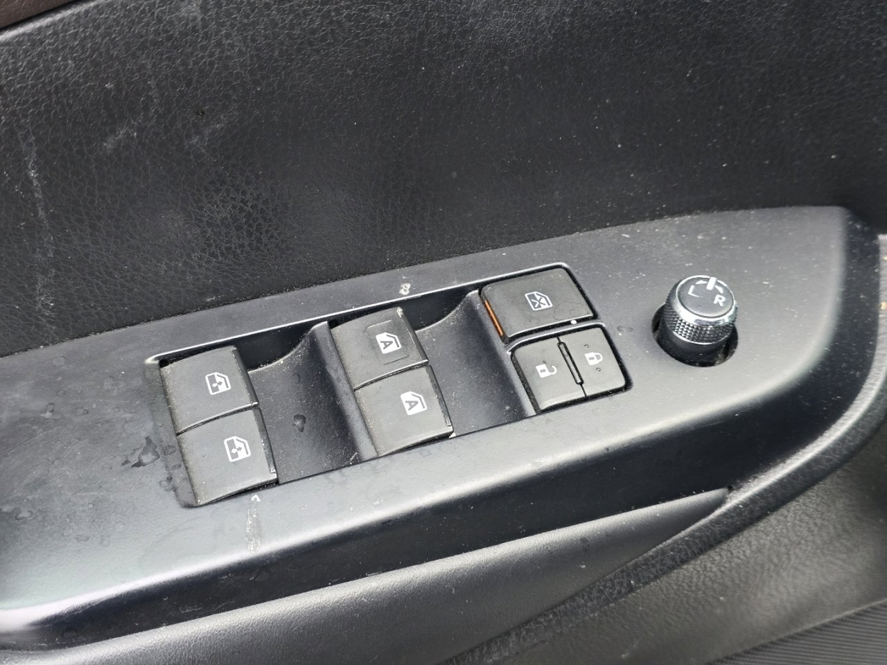 Used 2018 Toyota Highlander XLE image 17