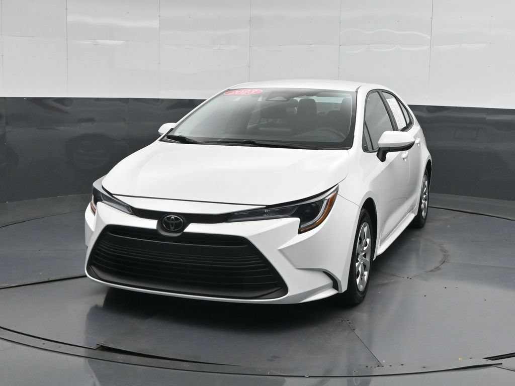 Used 2023 Toyota Corolla LE FWD image 5