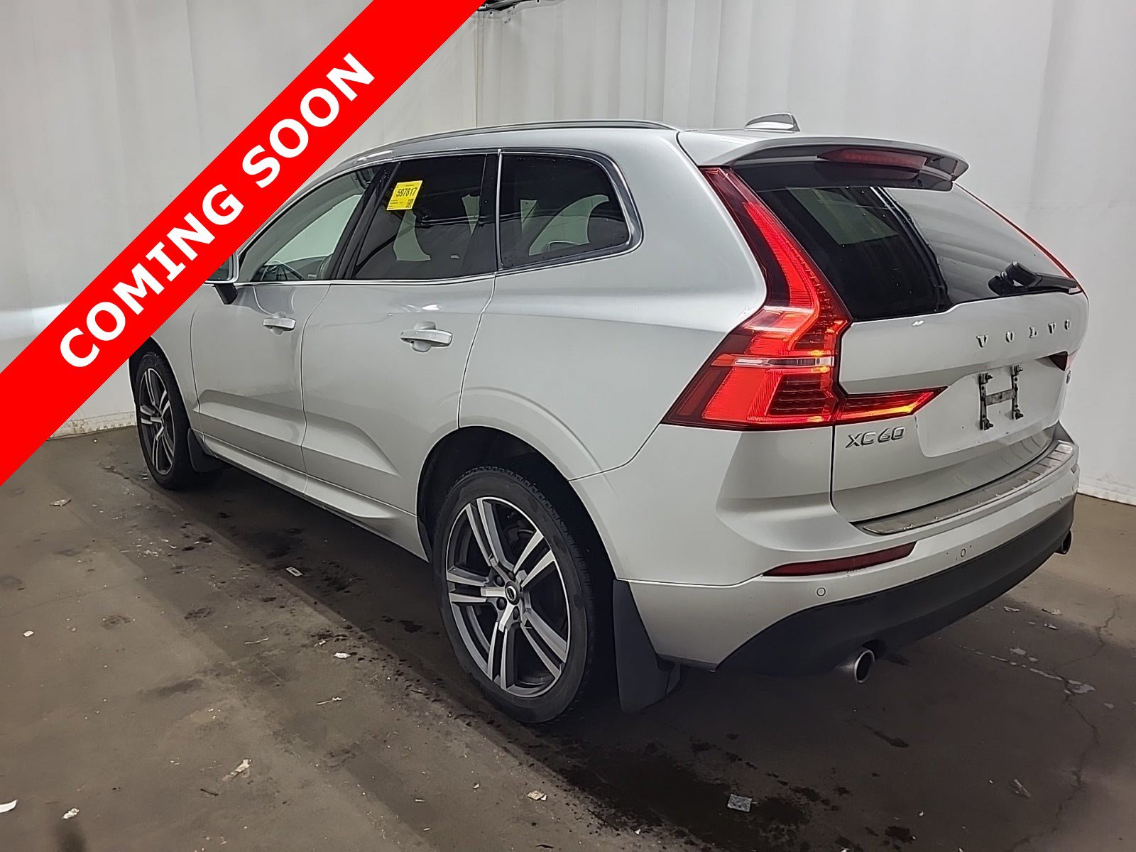 Used 2021 Volvo XC60 T5 Momentum w/ Climate Package AWD/4WD image 3