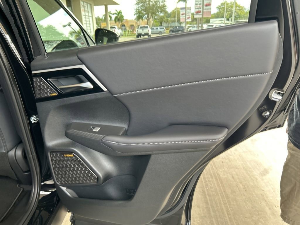 New 2026 Mitsubishi Outlander SE image 31