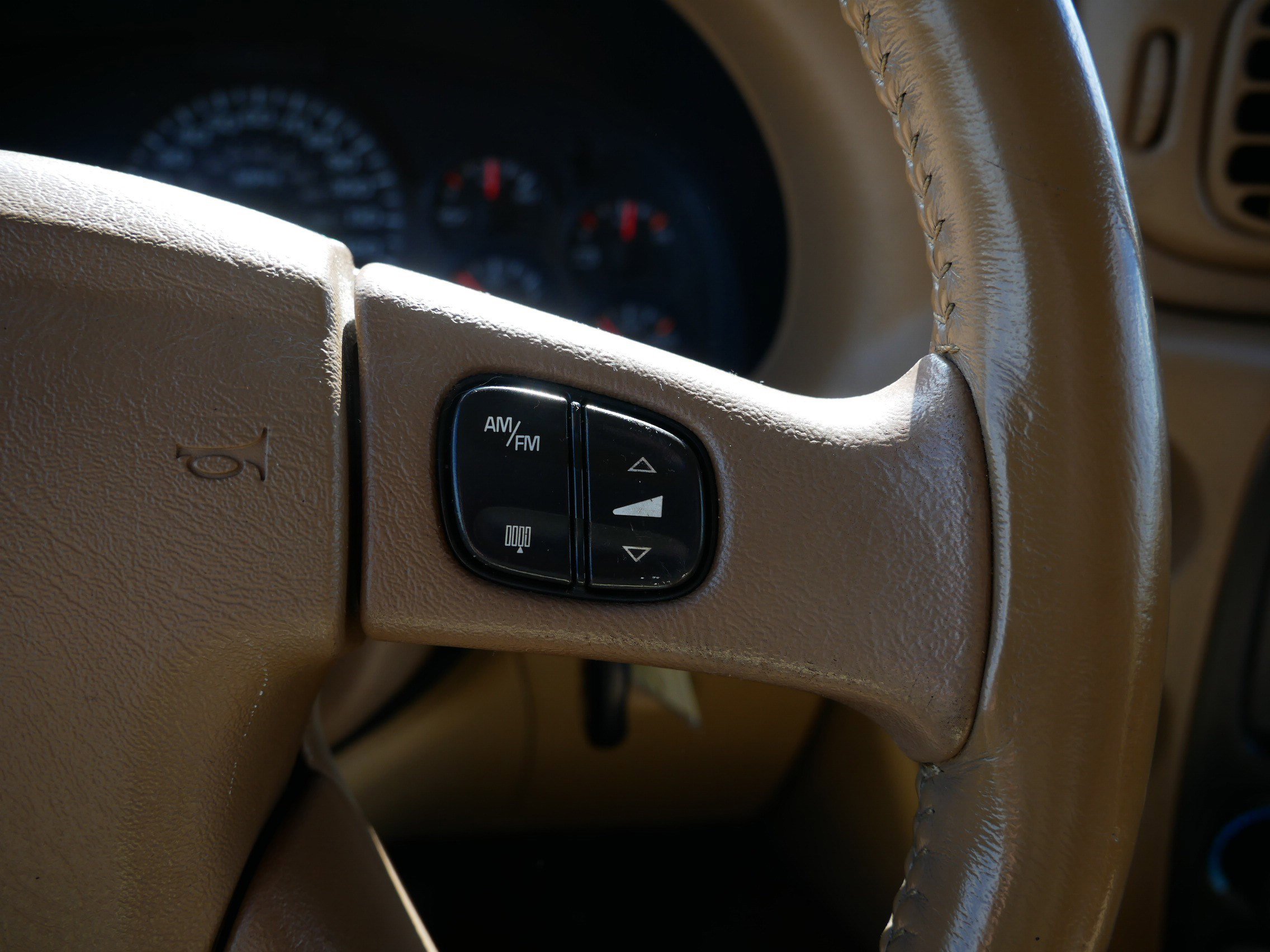 Used 2003 Chevrolet TrailBlazer LT w/ Driver Convenience Package image 29