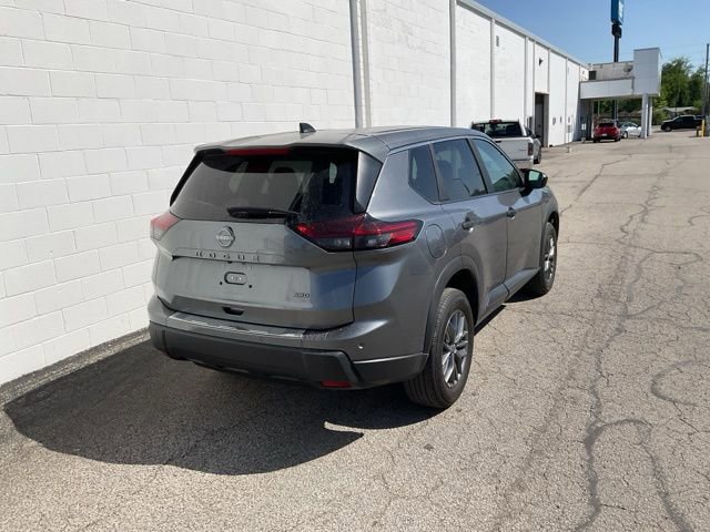 Used 2024 Nissan Rogue S AWD/4WD image 4